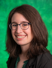 Amanda Lyons headshot